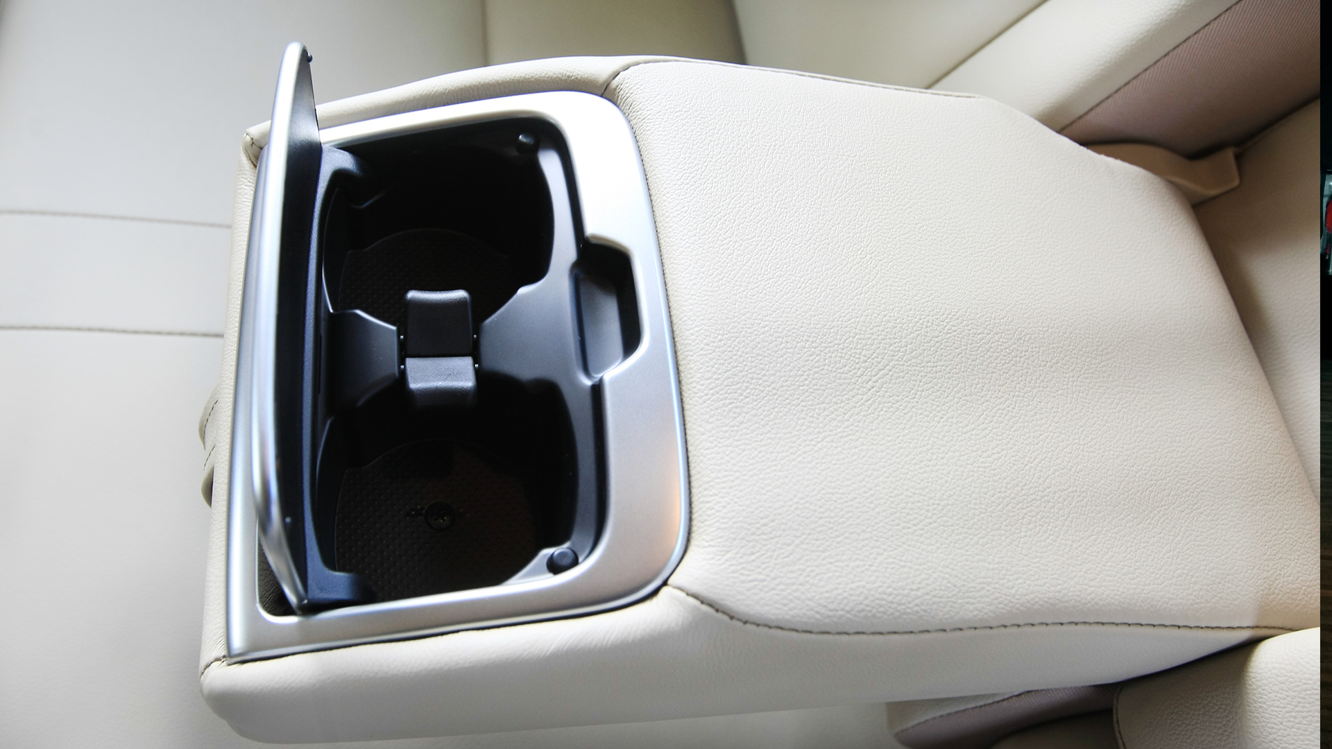 Toyota-Corolla-Altis 2014 Interior